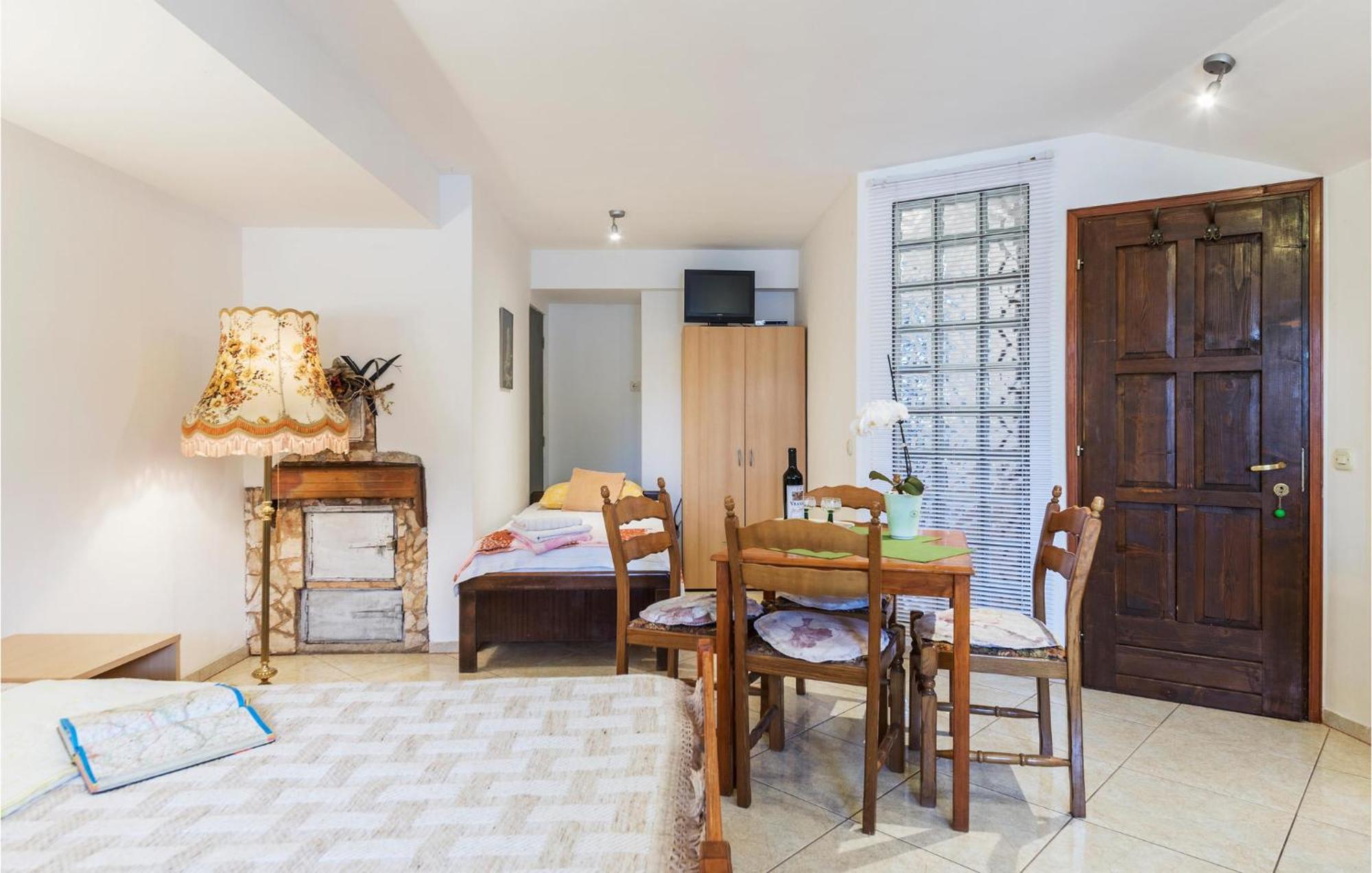 Awesome Studio In Pula With Wifi Exteriör bild