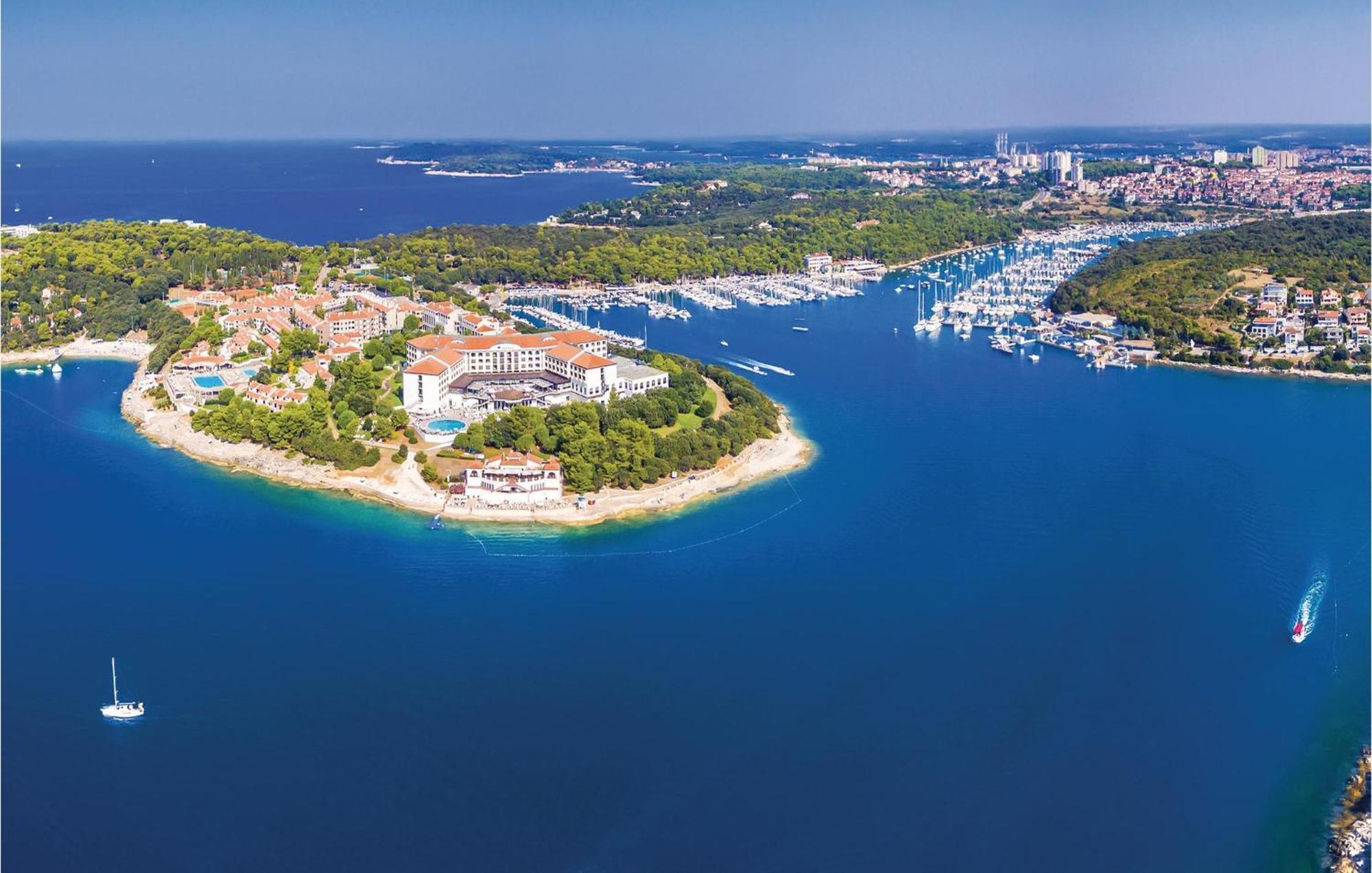 Awesome Studio In Pula With Wifi Exteriör bild