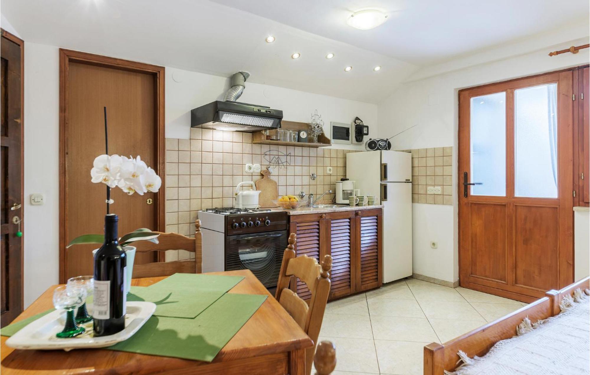 Awesome Studio In Pula With Wifi Exteriör bild