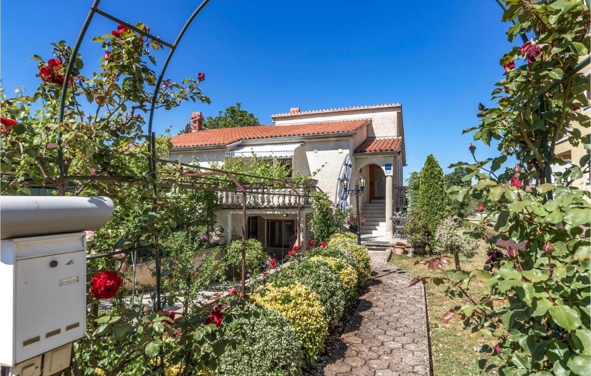 Awesome Studio In Pula With Wifi Exteriör bild